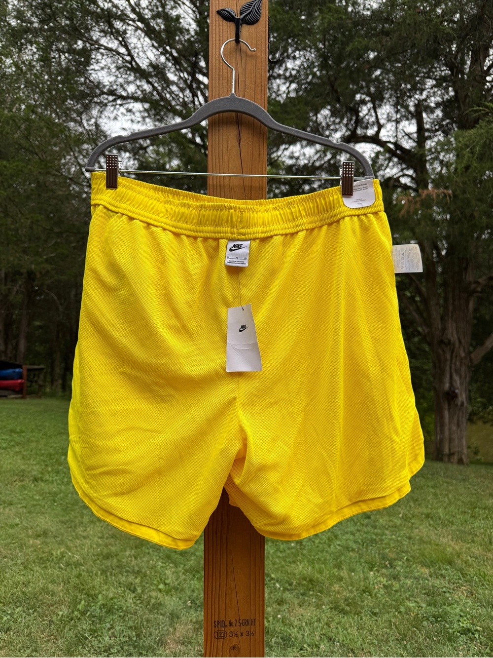 Nike $50 Yellow Men's Athletic Shorts XL - Picture 7 of 12